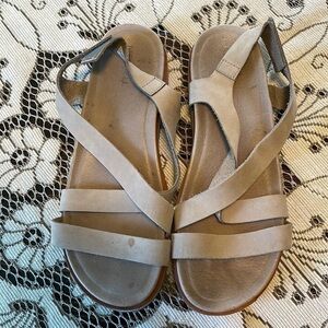 Merrell Moon Taupe Leather Strap Sandals